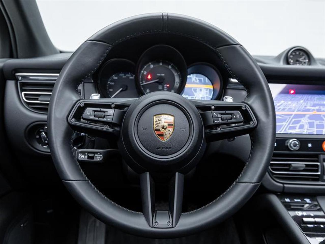 2025 Porsche Macan  Photo