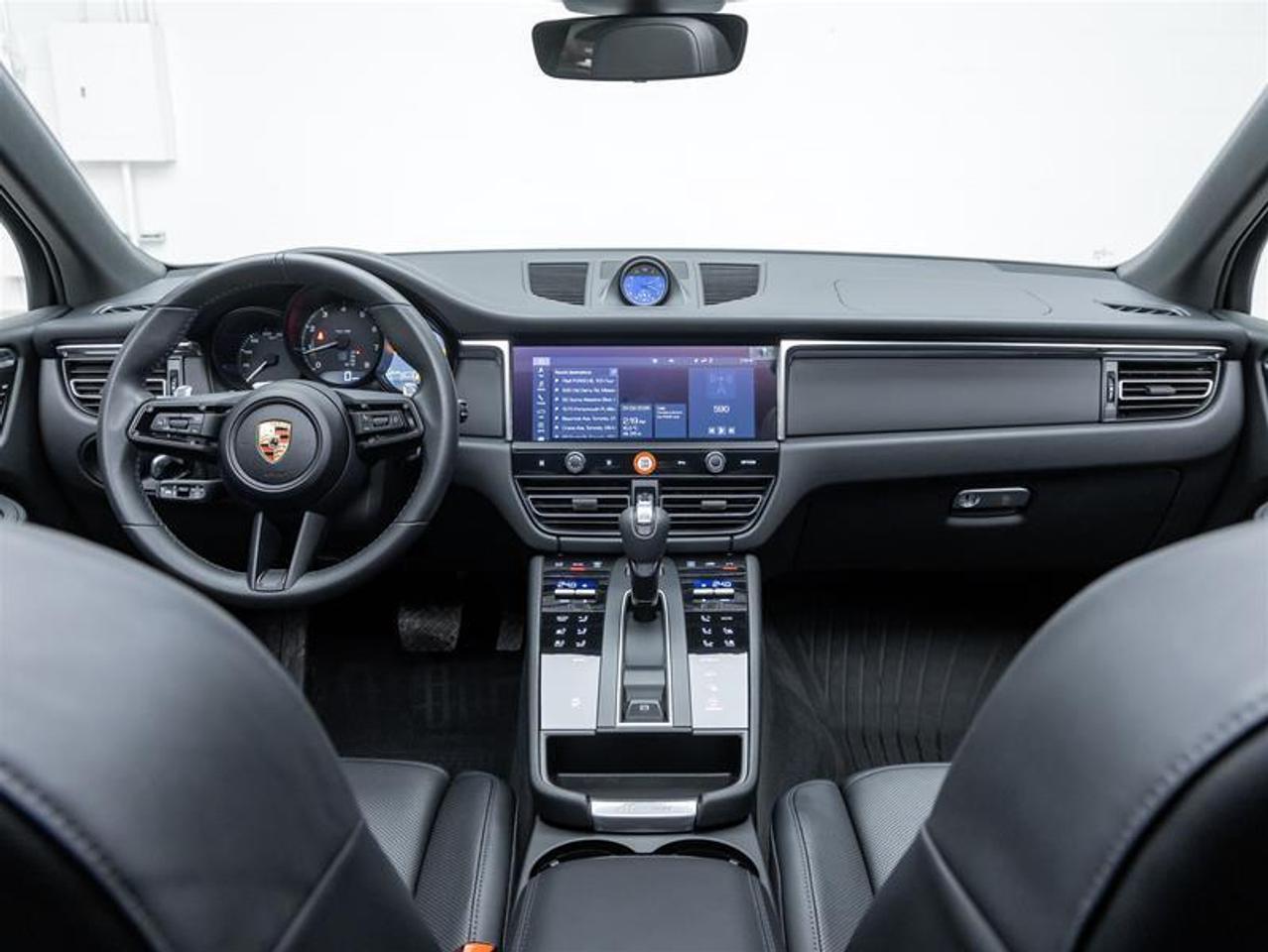 2025 Porsche Macan  Photo