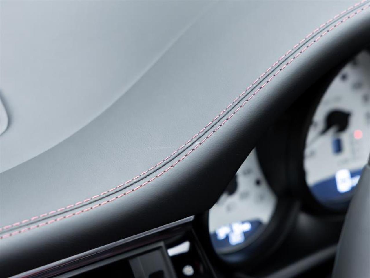 2025 Porsche Macan  Photo