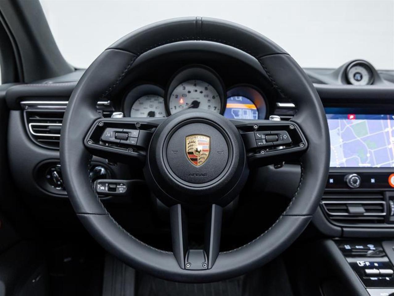 2025 Porsche Macan  Photo