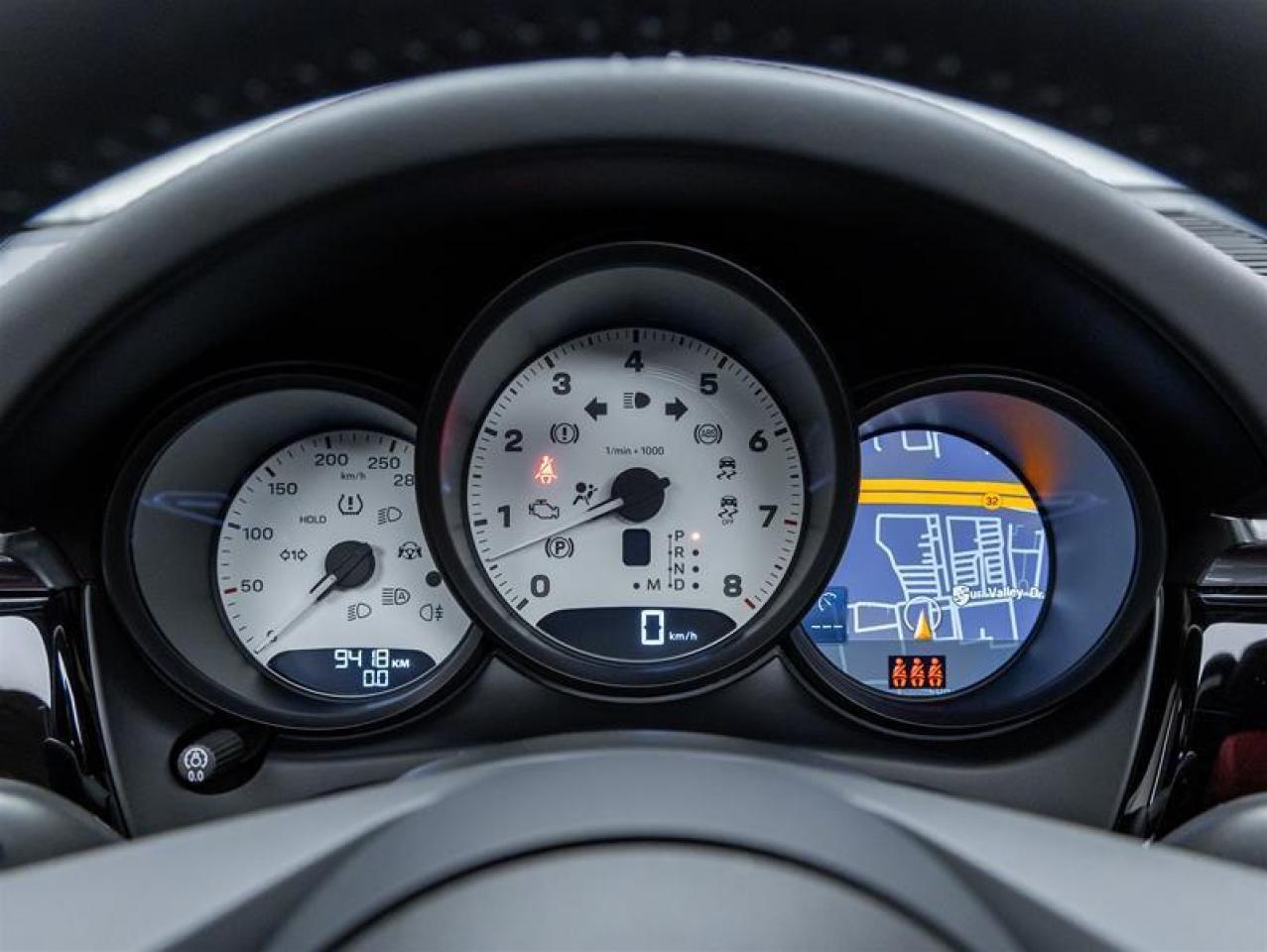 2025 Porsche Macan  Photo