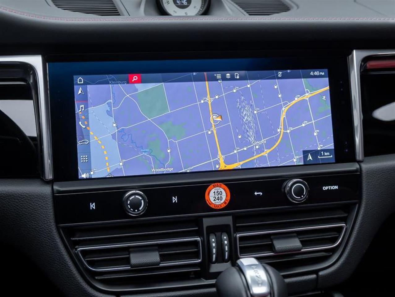 2025 Porsche Macan  Photo