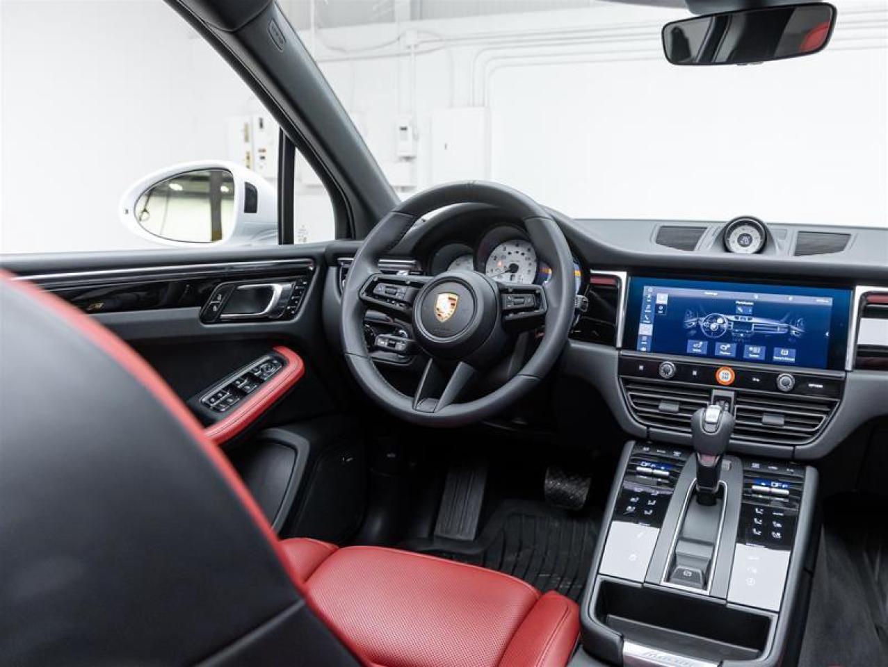 2025 Porsche Macan  Photo