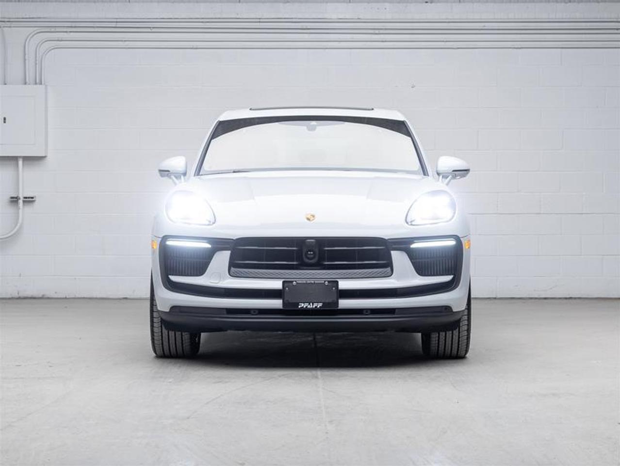 2025 Porsche Macan  Photo5