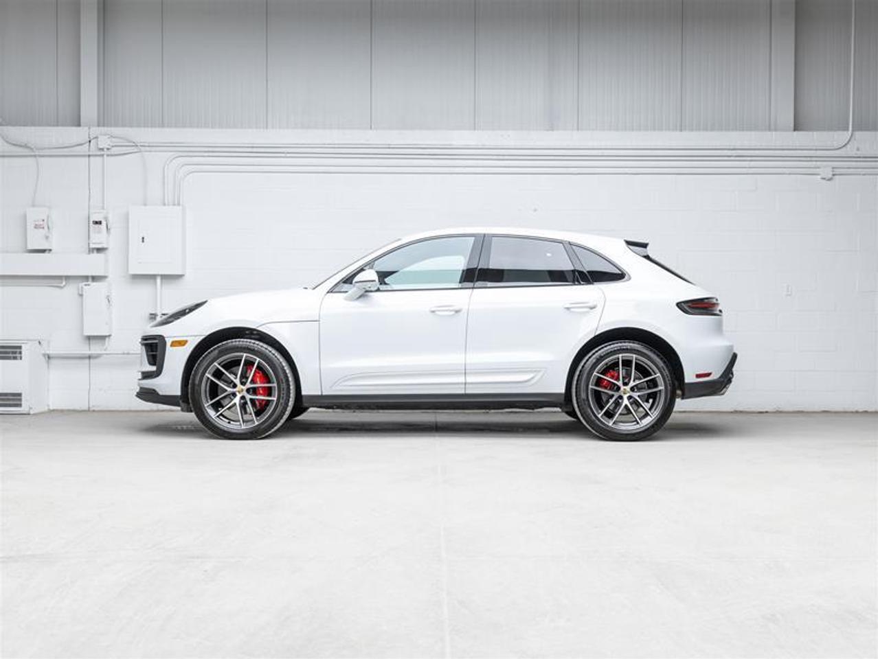 2025 Porsche Macan  Photo