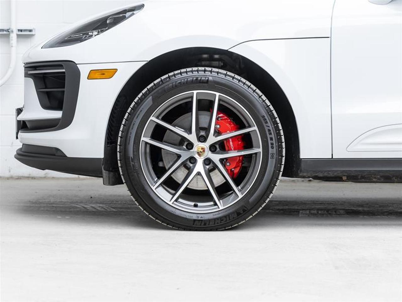 2025 Porsche Macan  Photo
