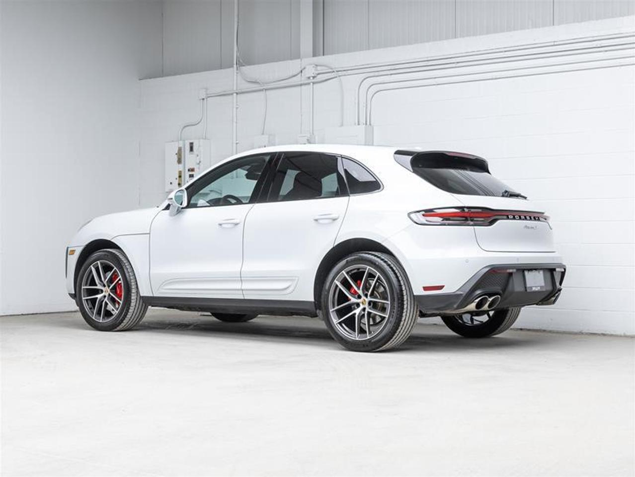 2025 Porsche Macan  Photo