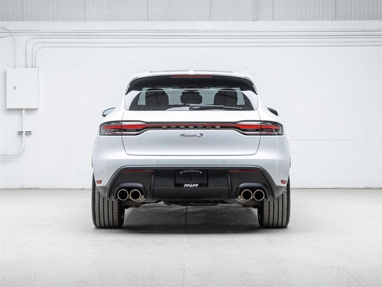 2025 Porsche Macan  Photo