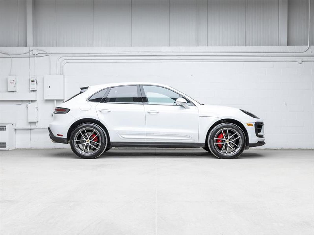 2025 Porsche Macan  Photo