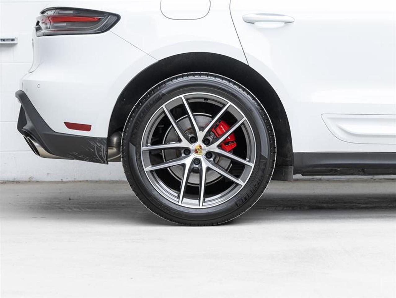 2025 Porsche Macan  Photo