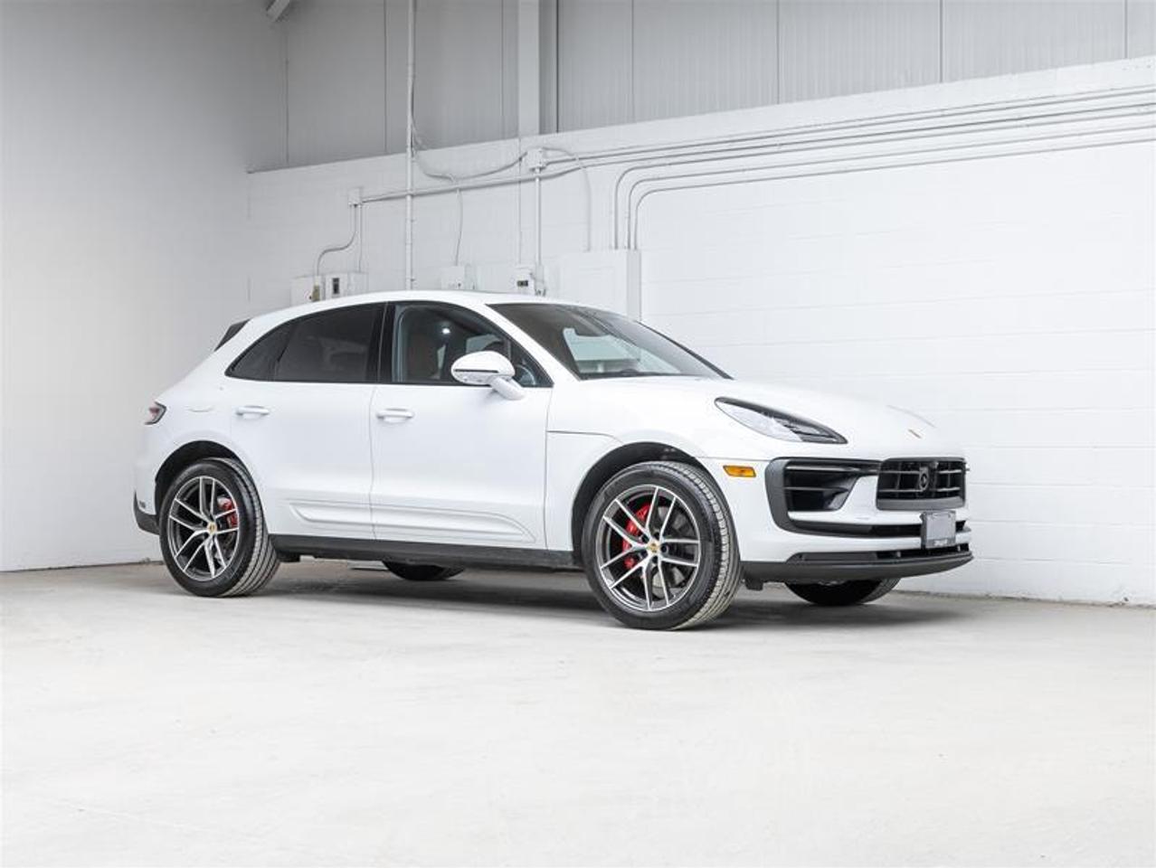 2025 Porsche Macan  Photo