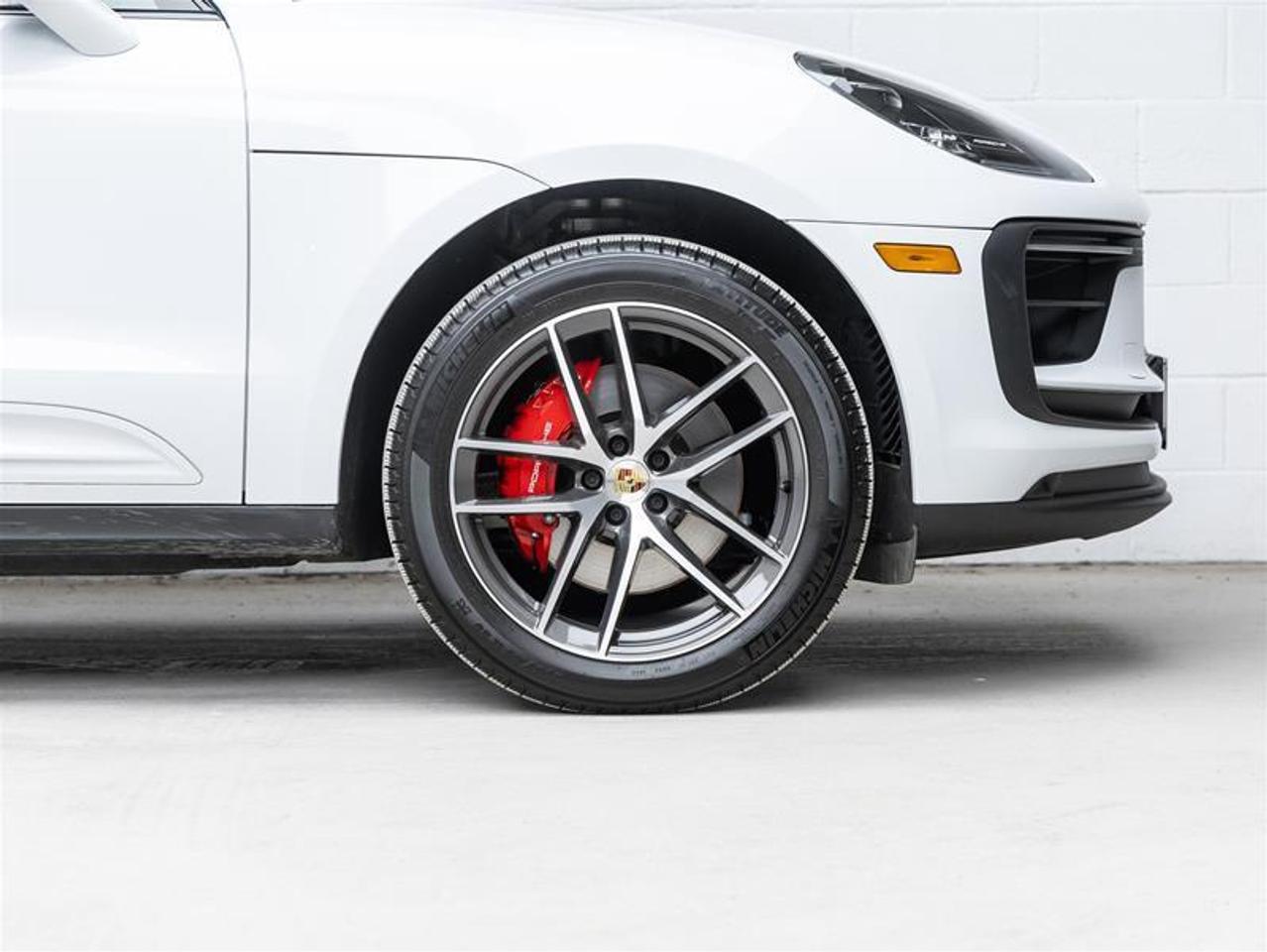 2025 Porsche Macan  Photo