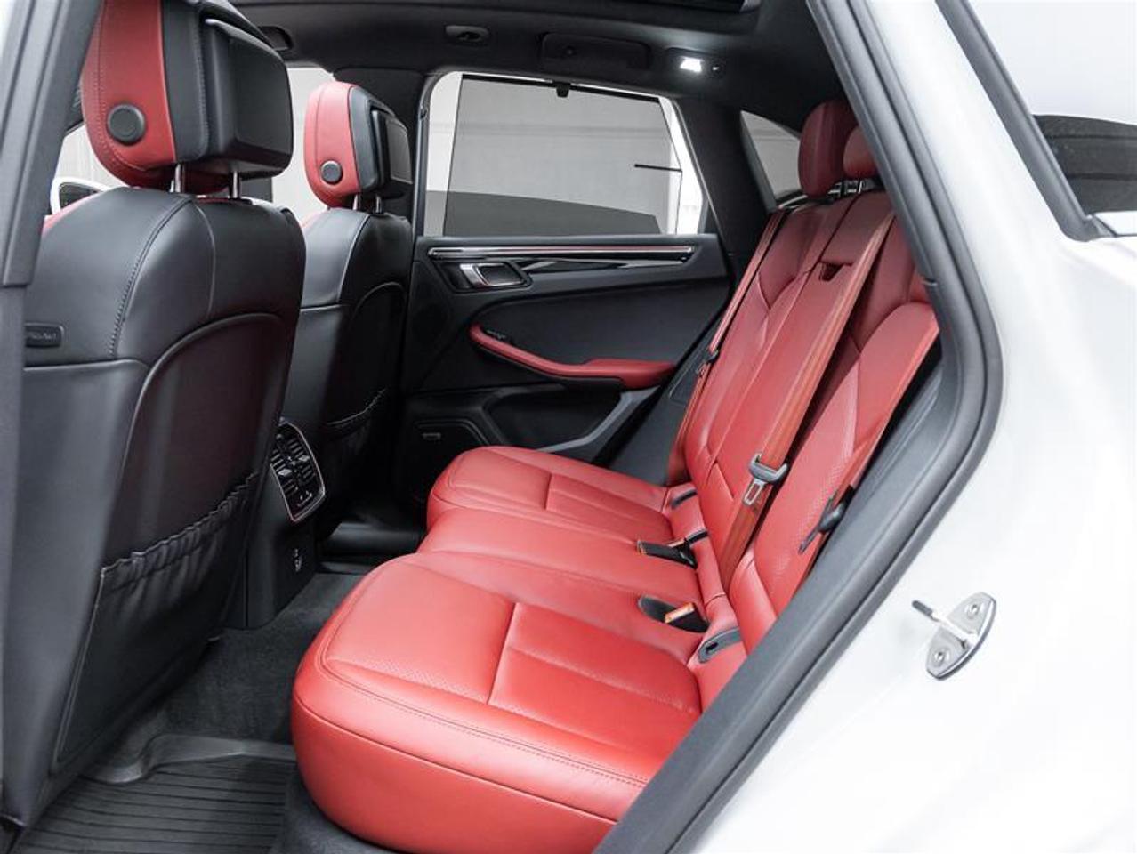 2025 Porsche Macan  Photo