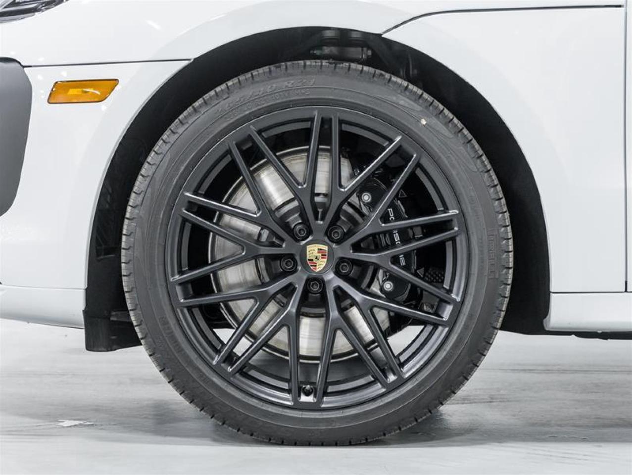 2026 Porsche Macan  Photo