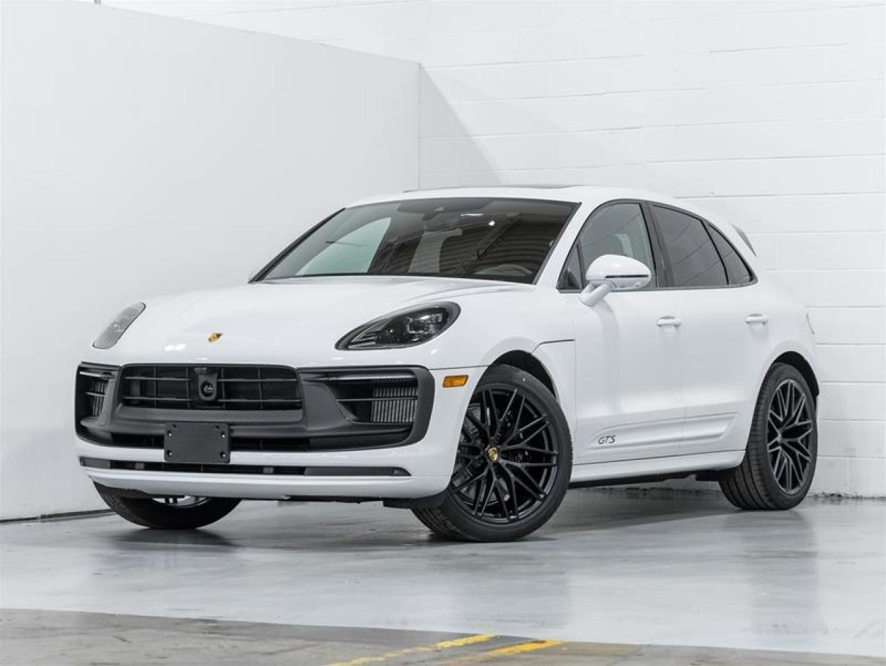 2026 Porsche Macan  Photo