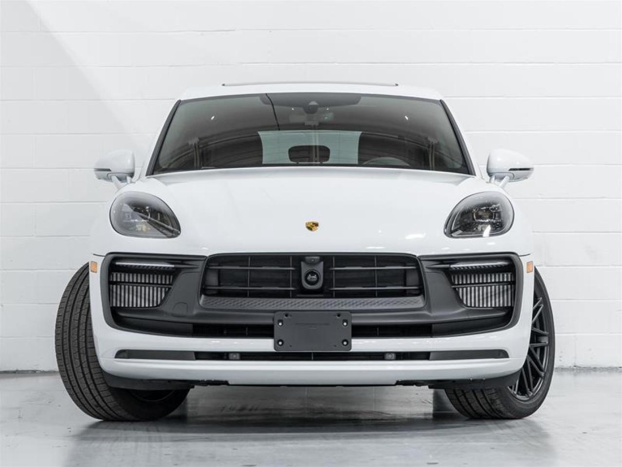 2026 Porsche Macan  Photo