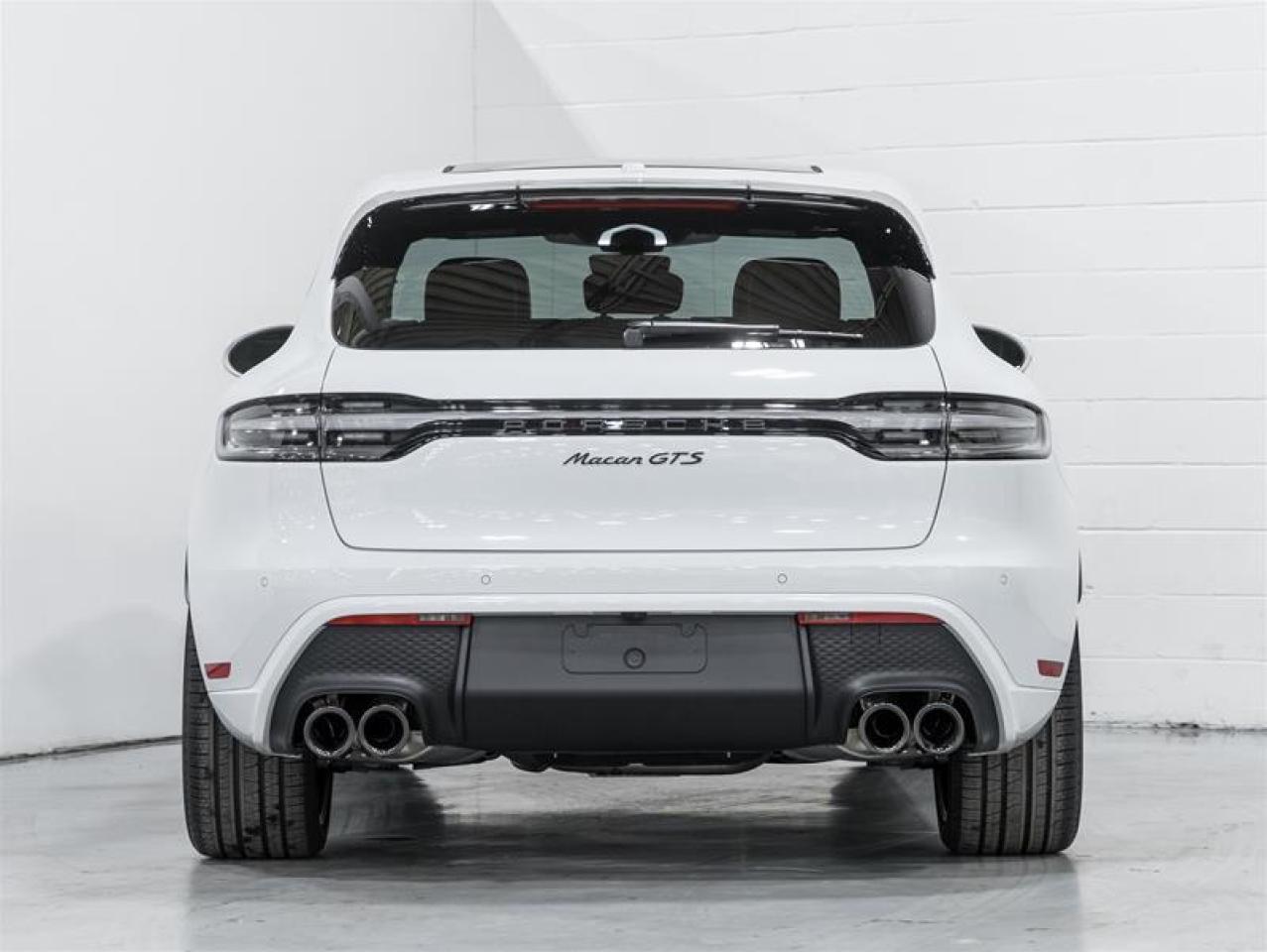 2026 Porsche Macan  Photo