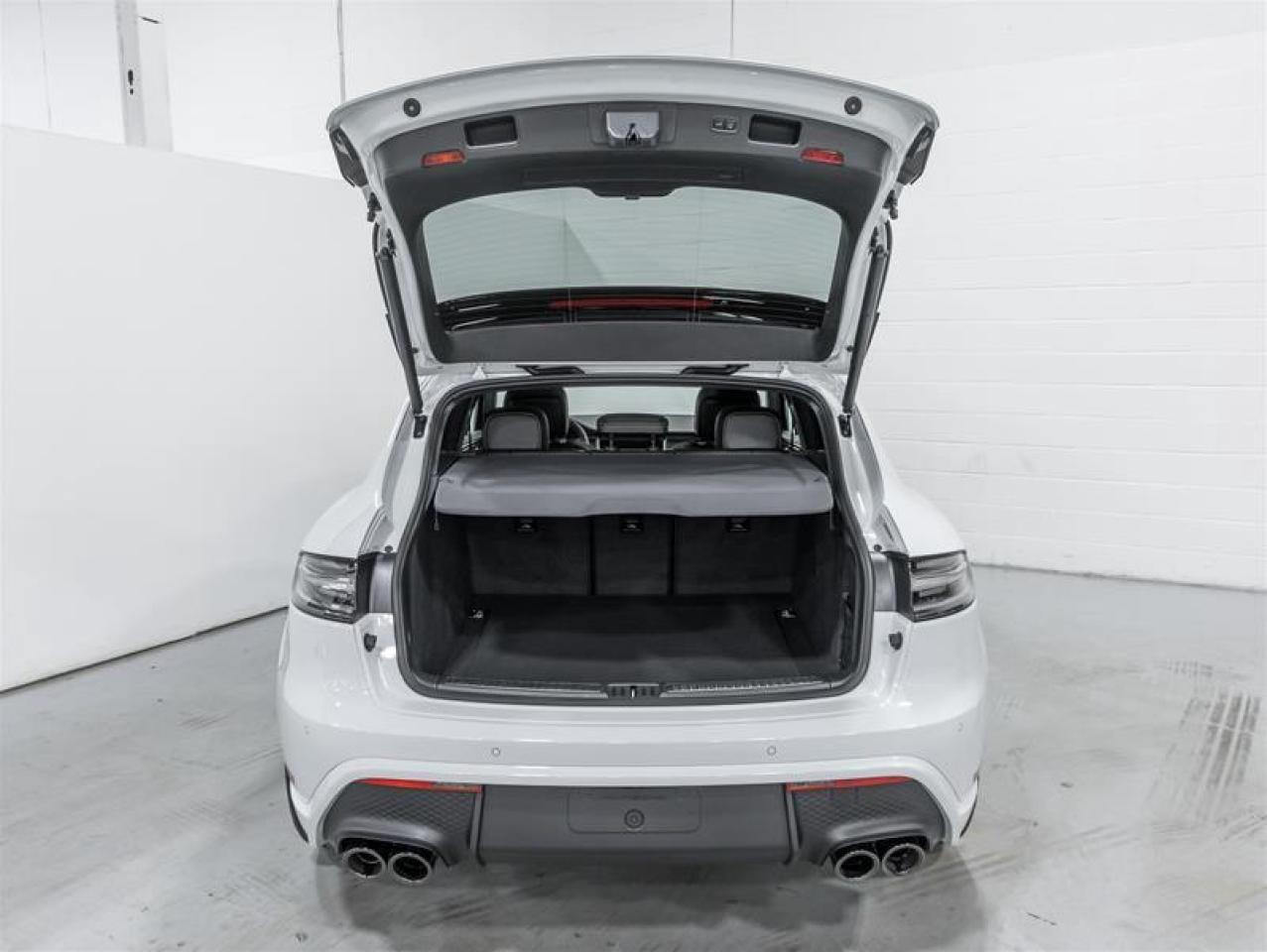 2026 Porsche Macan  Photo