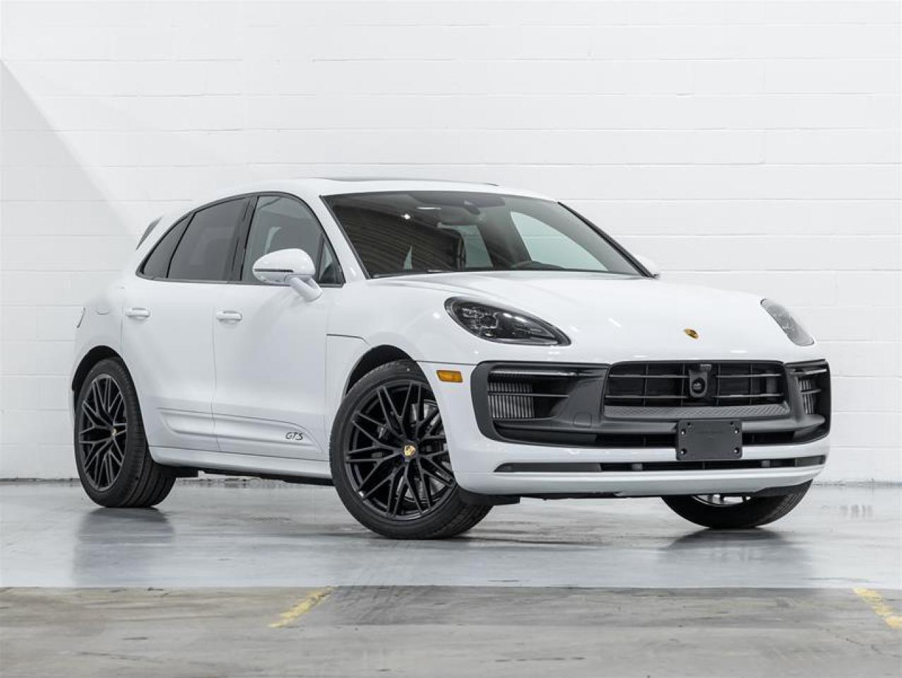 2026 Porsche Macan  Photo