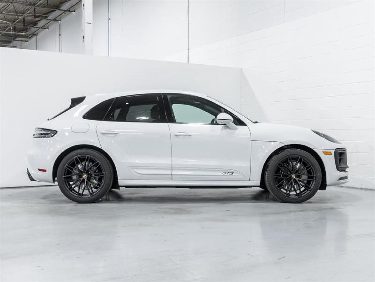 2026 Porsche Macan  Photo