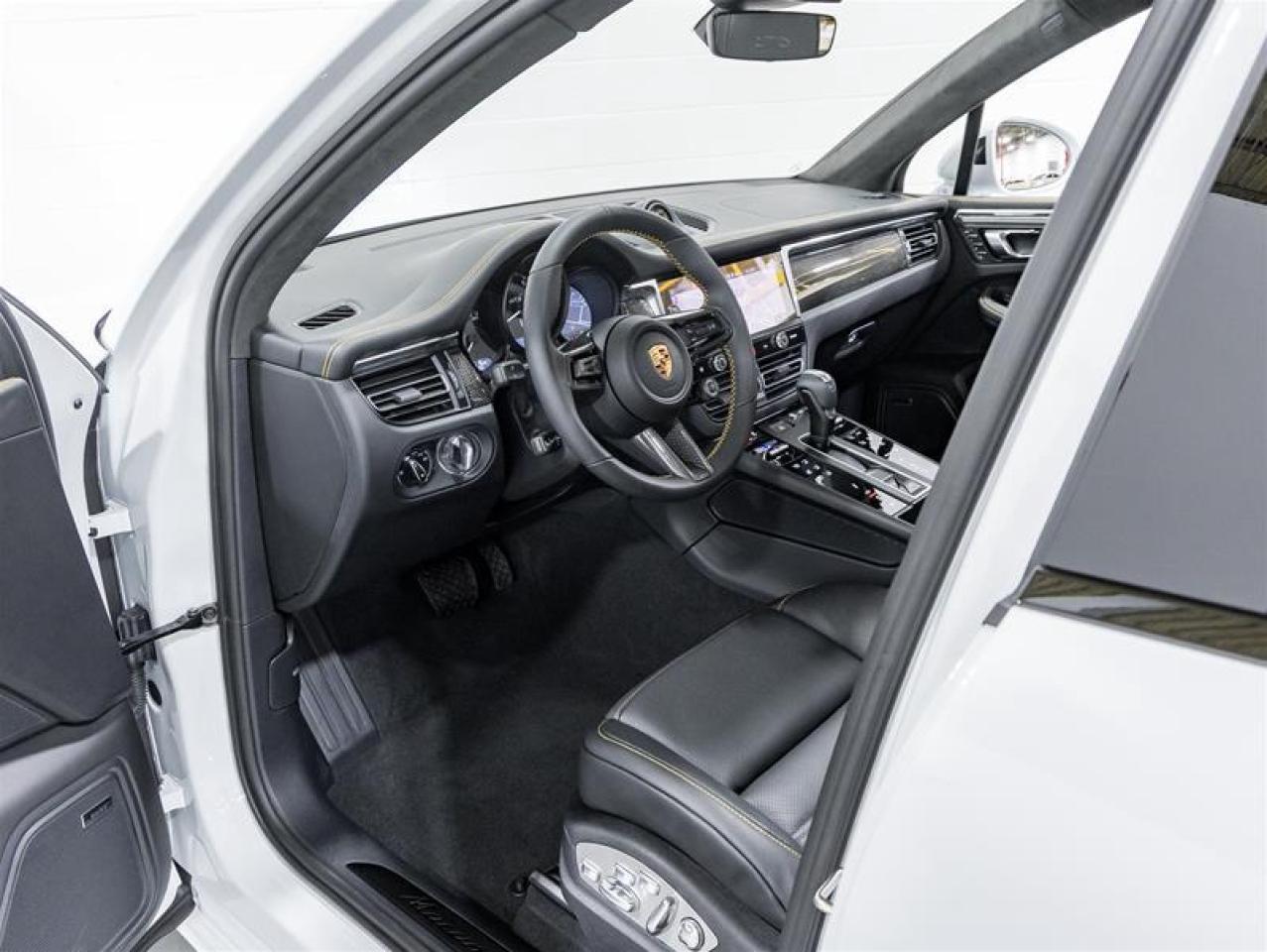 2026 Porsche Macan  Photo