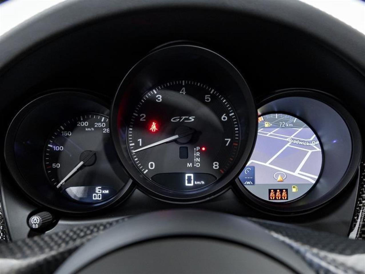 2026 Porsche Macan  Photo