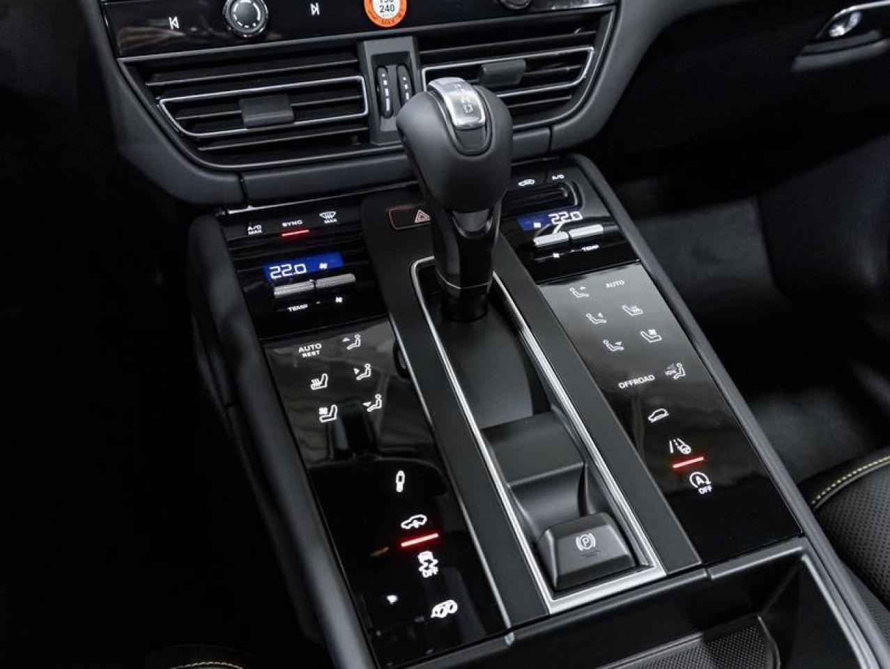 2026 Porsche Macan  Photo