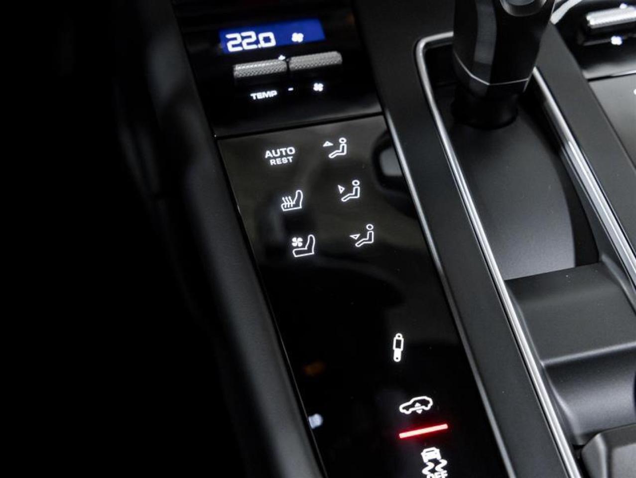 2026 Porsche Macan  Photo