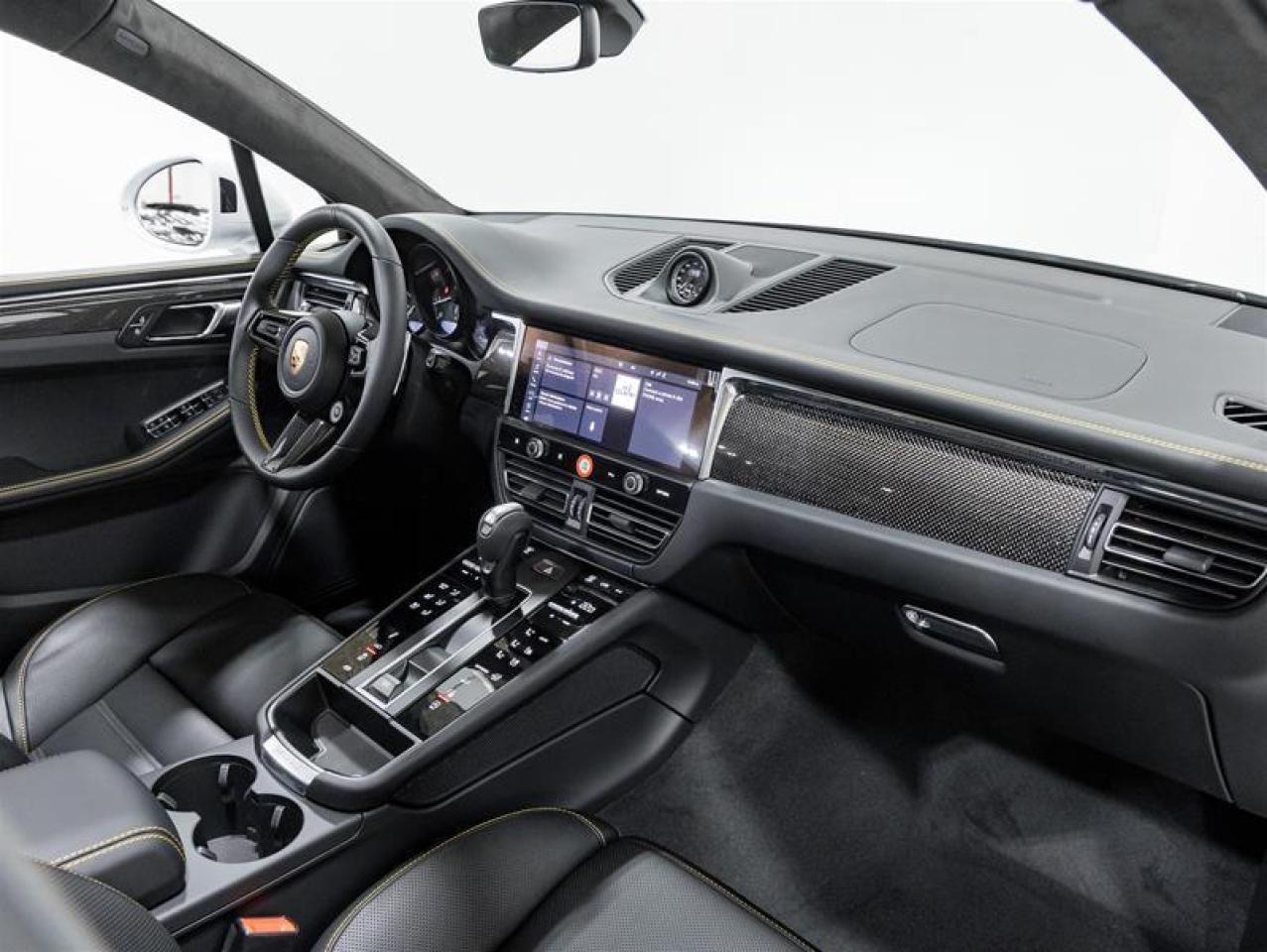 2026 Porsche Macan  Photo