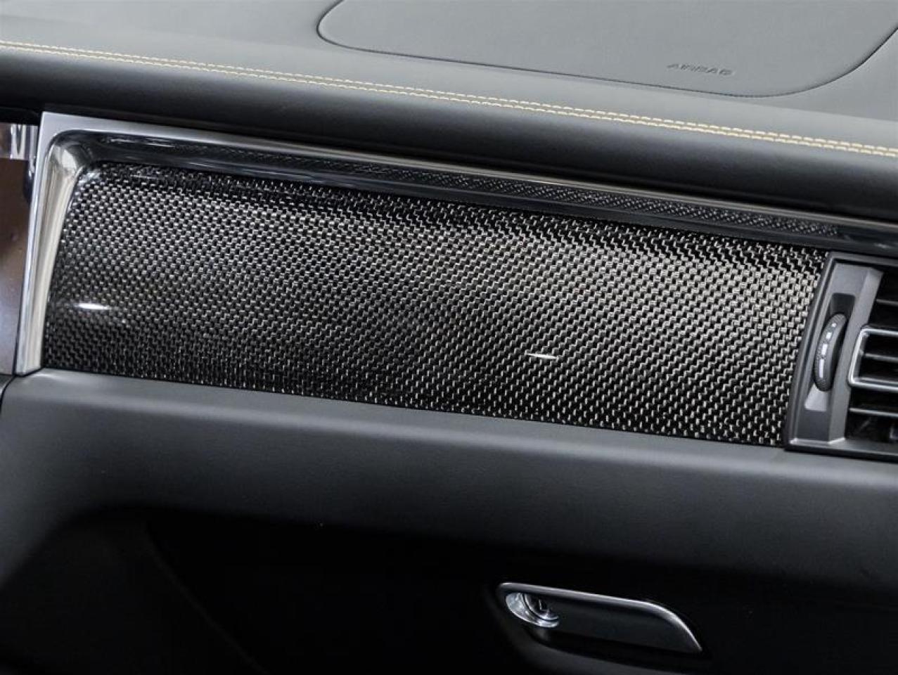 2026 Porsche Macan  Photo