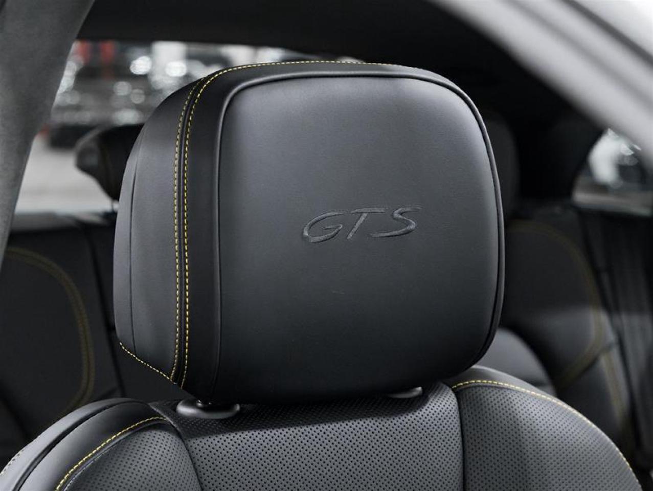 2026 Porsche Macan  Photo