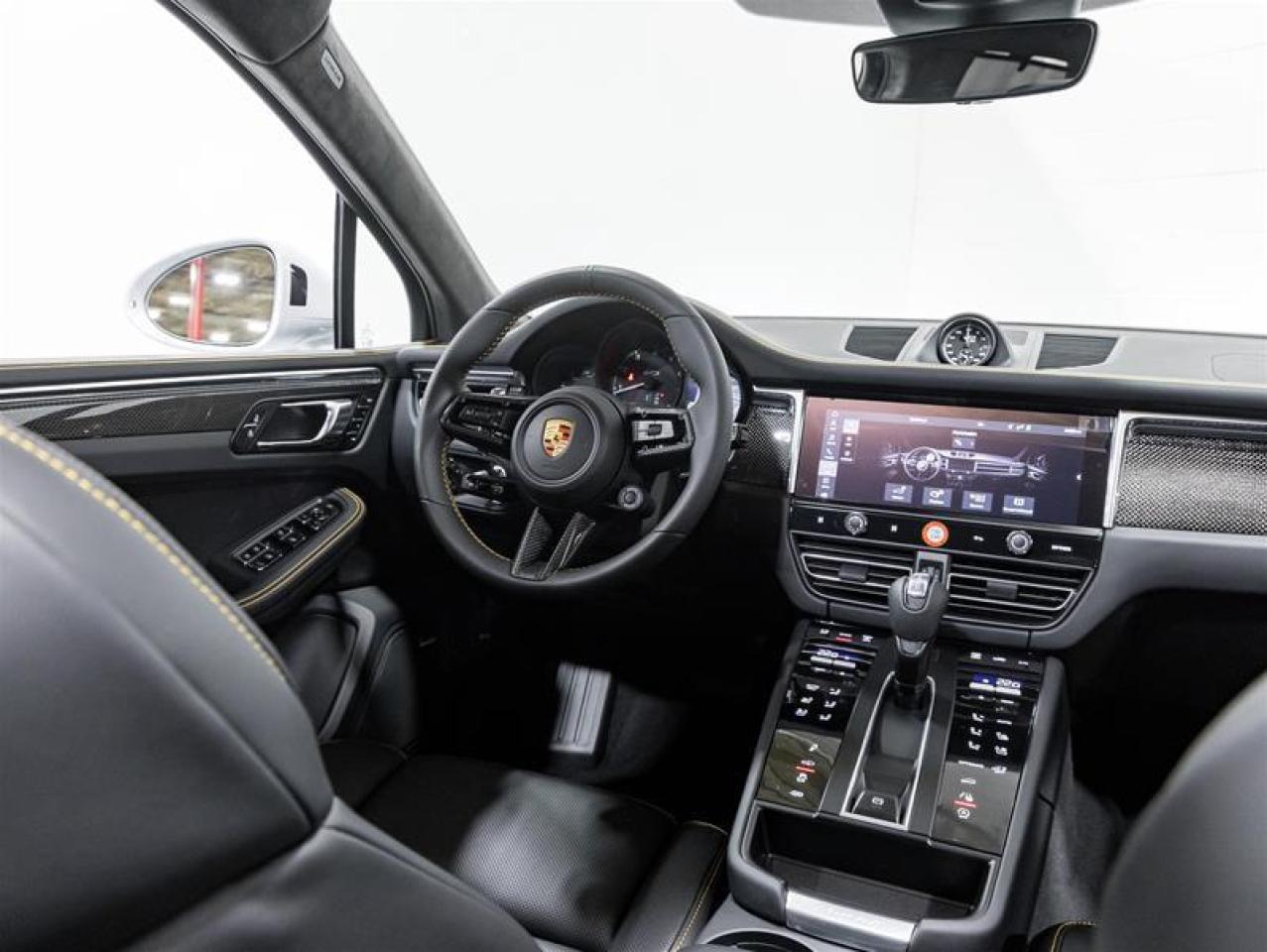 2026 Porsche Macan  Photo