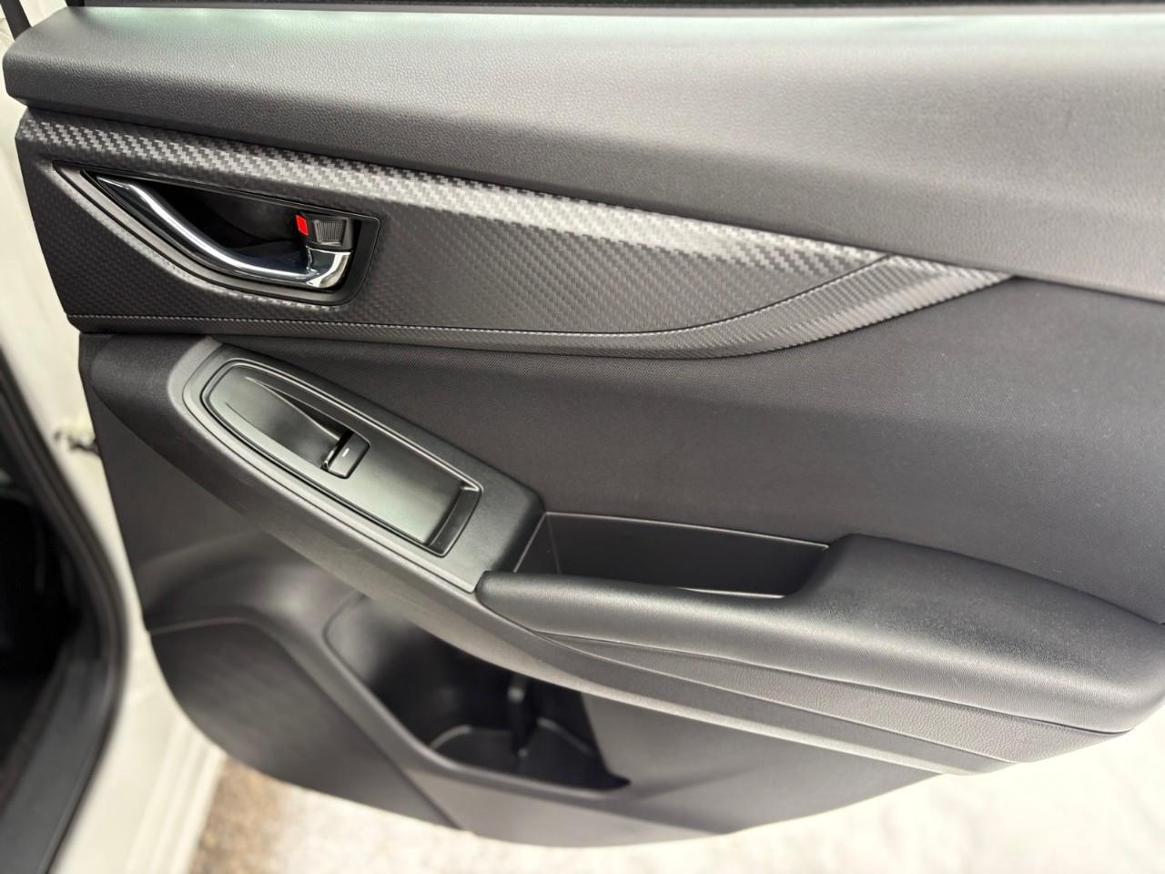 2017 Subaru Impreza Touring (CVT) 4dr Hatchback Photo