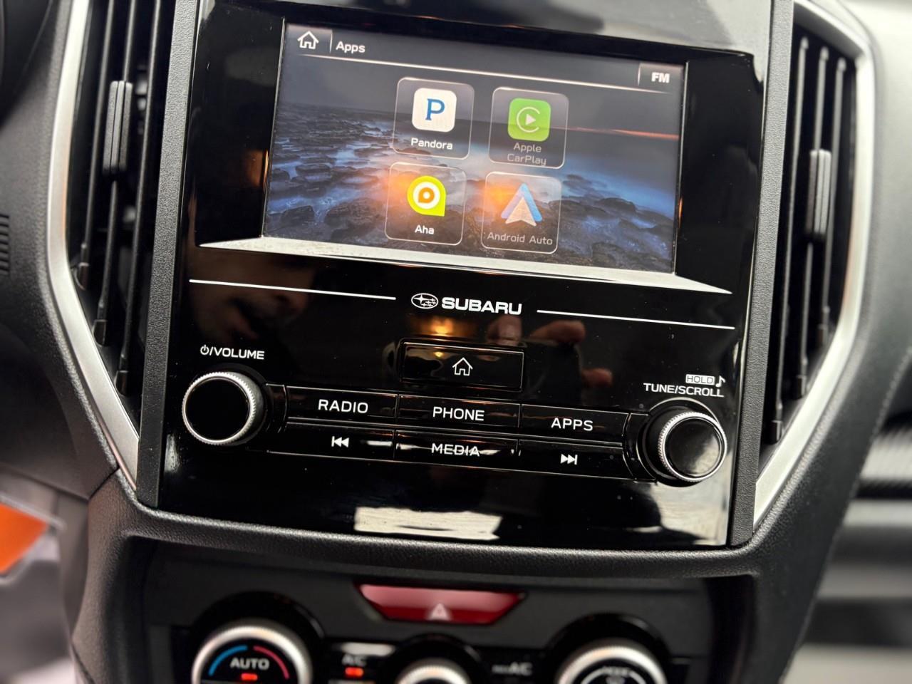 2017 Subaru Impreza Touring (CVT) 4dr Hatchback Photo