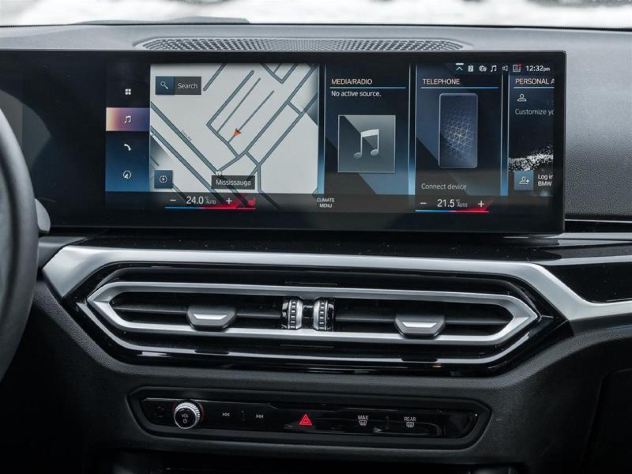 2023 BMW 330 i xDrive 4dr All-Wheel Drive Sedan Photo