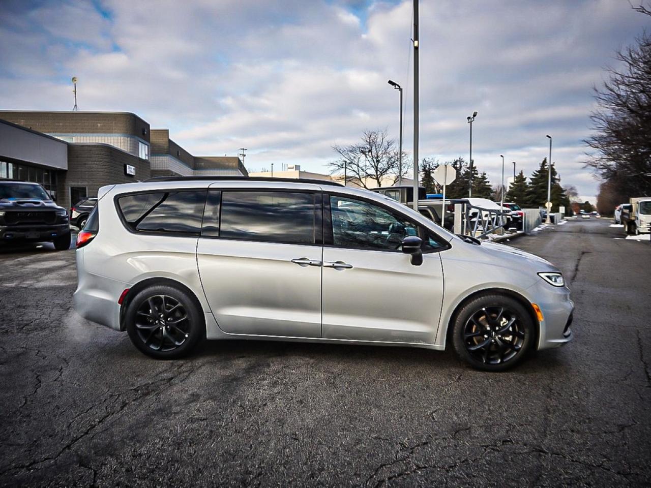 2024 Chrysler Pacifica  Photo