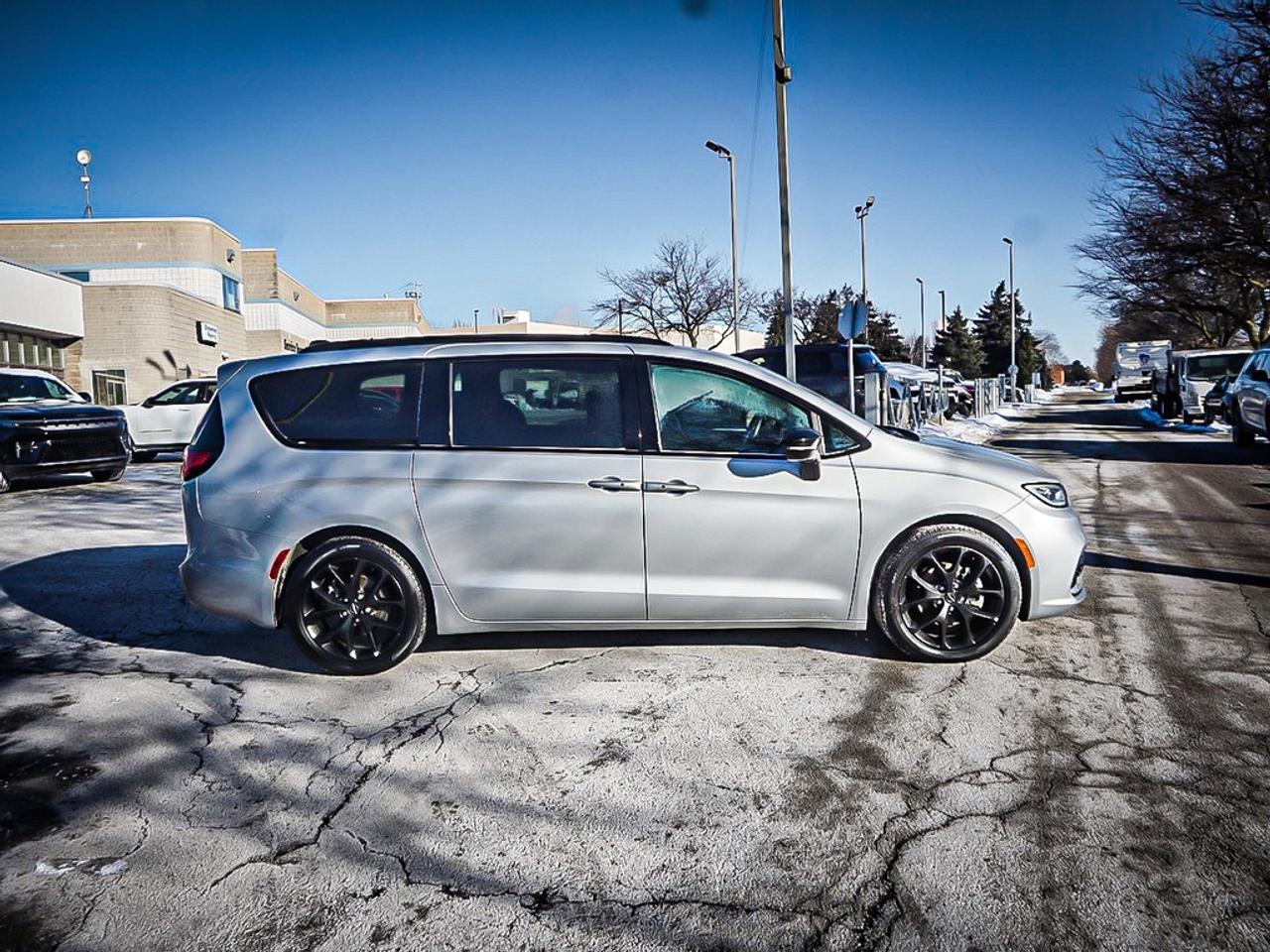 2024 Chrysler Pacifica  Photo