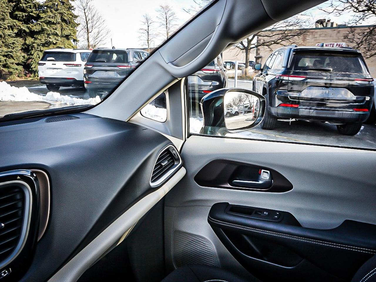 2024 Chrysler Grand Caravan  Photo