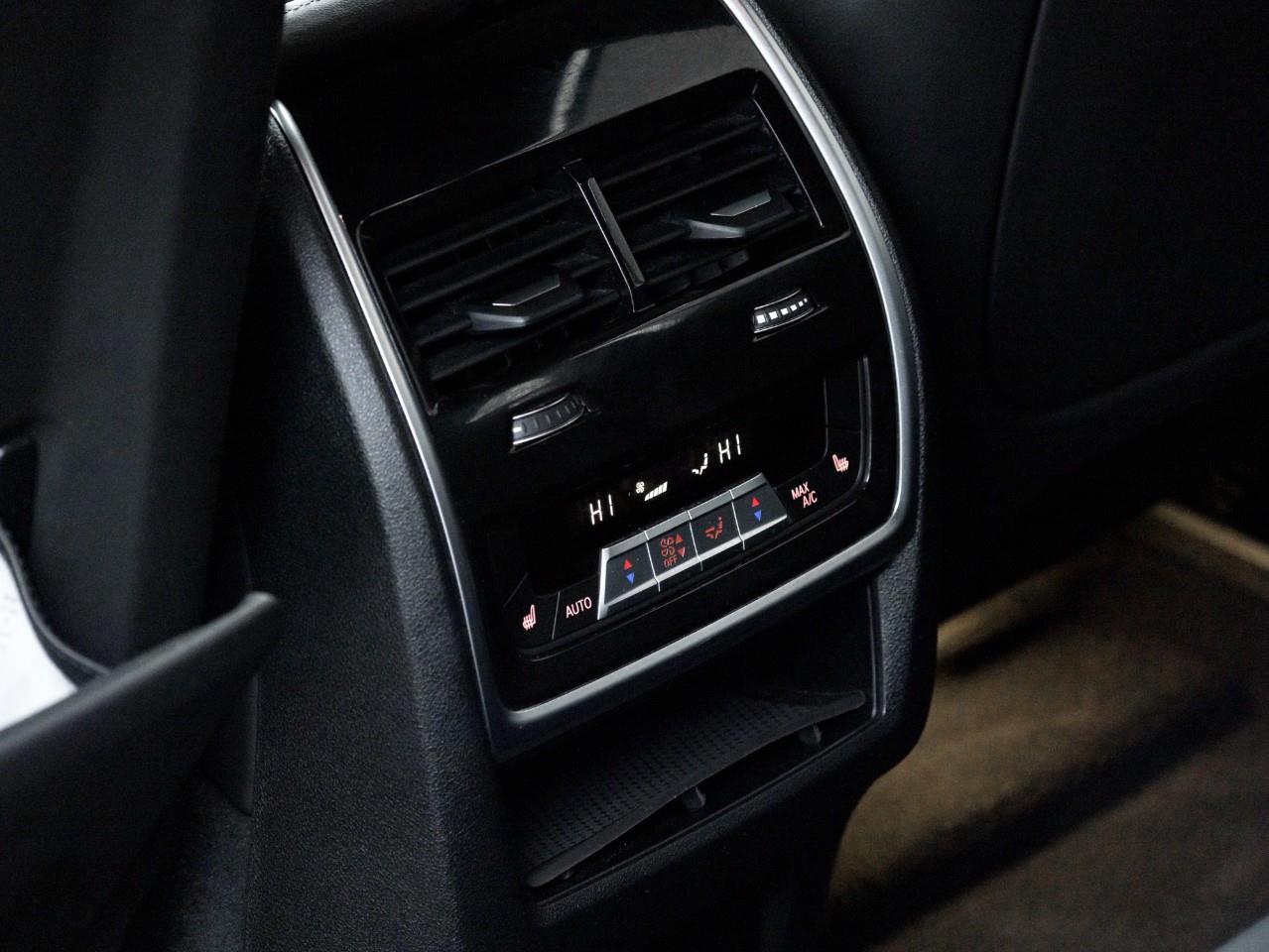 2022 BMW X6 xDrive40i 4dr All-Wheel Drive Sports Activity Coupe Photo