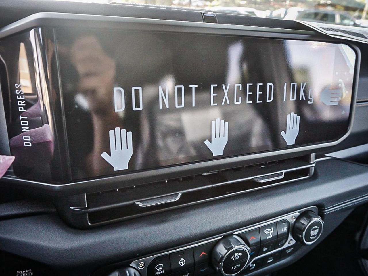 2025 Jeep Wrangler  Photo