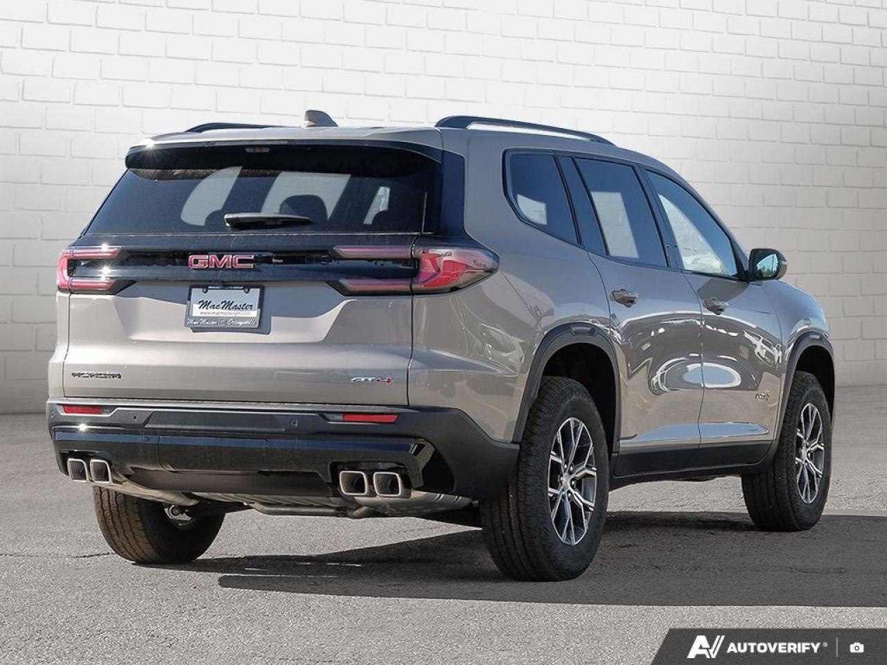 2026 GMC Acadia AWD AT4 Photo4
