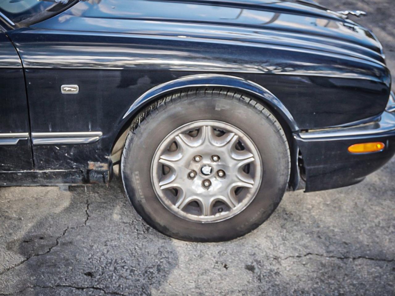 2000 Jaguar XJ  Photo