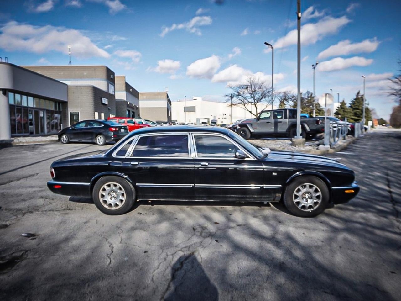 2000 Jaguar XJ  Photo