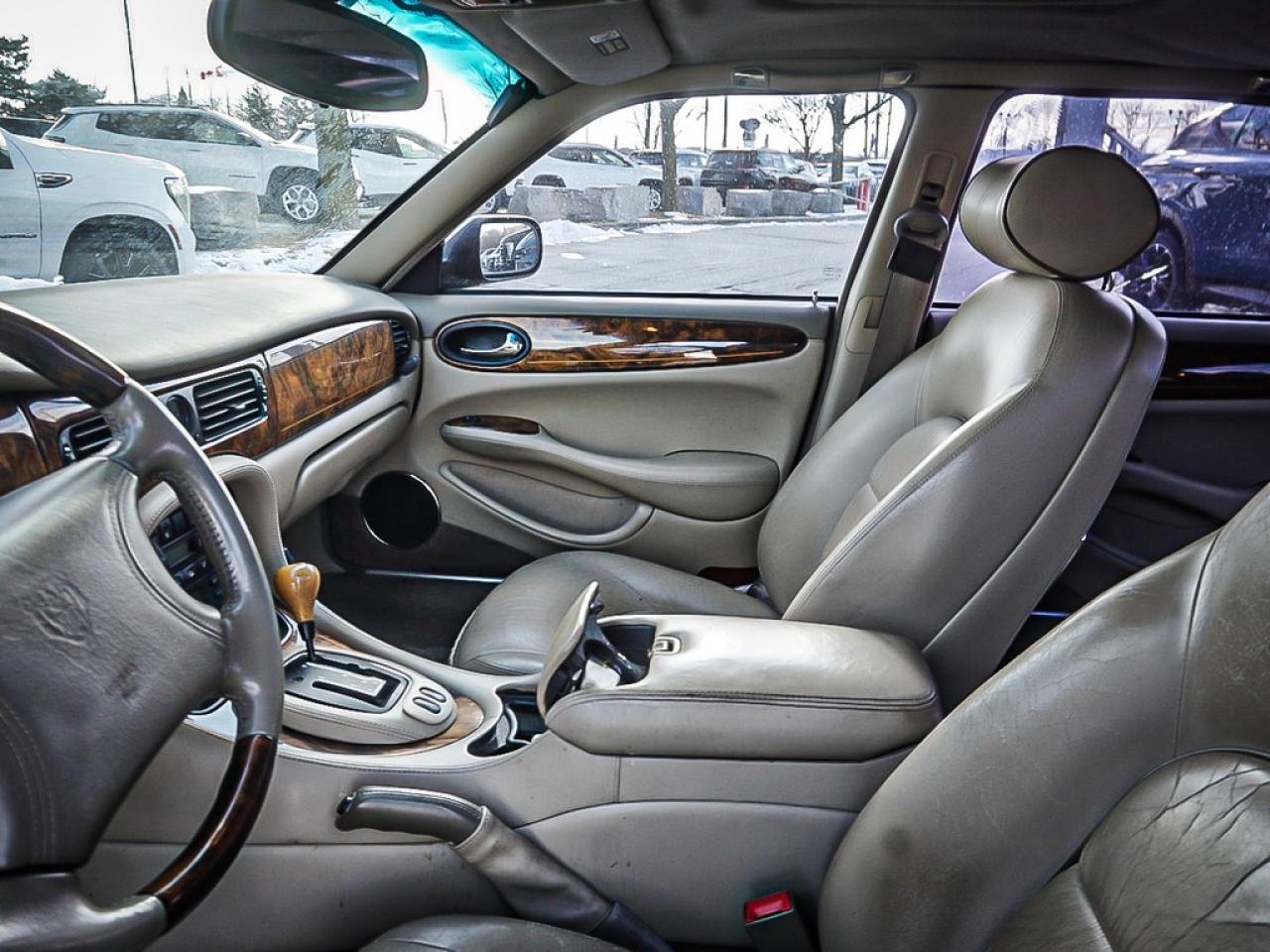 2000 Jaguar XJ  Photo