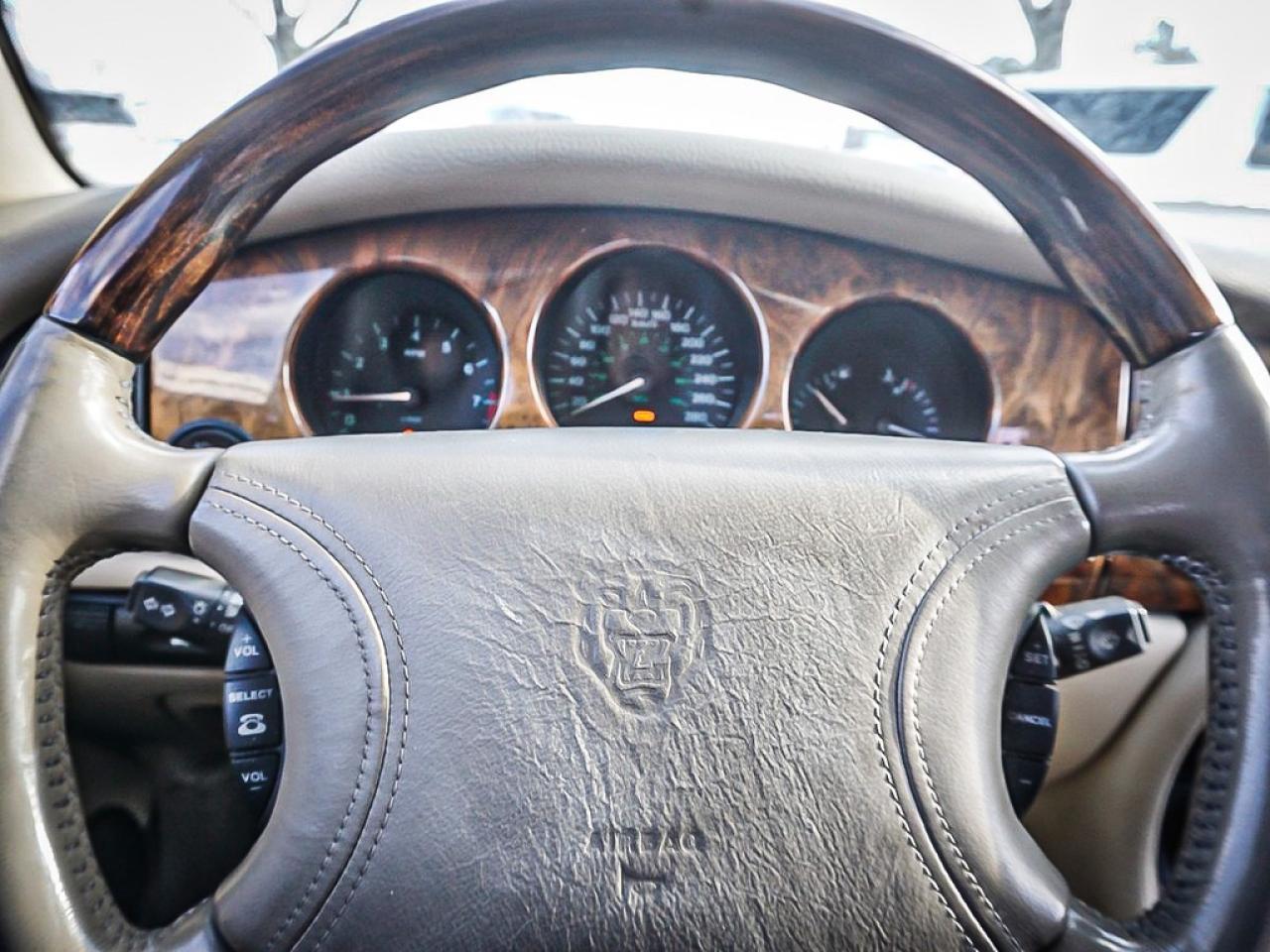 2000 Jaguar XJ  Photo