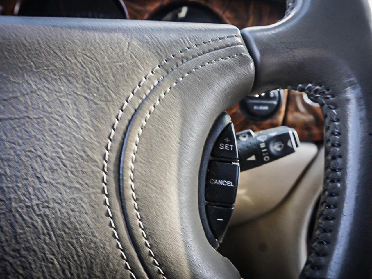 2000 Jaguar XJ  Photo