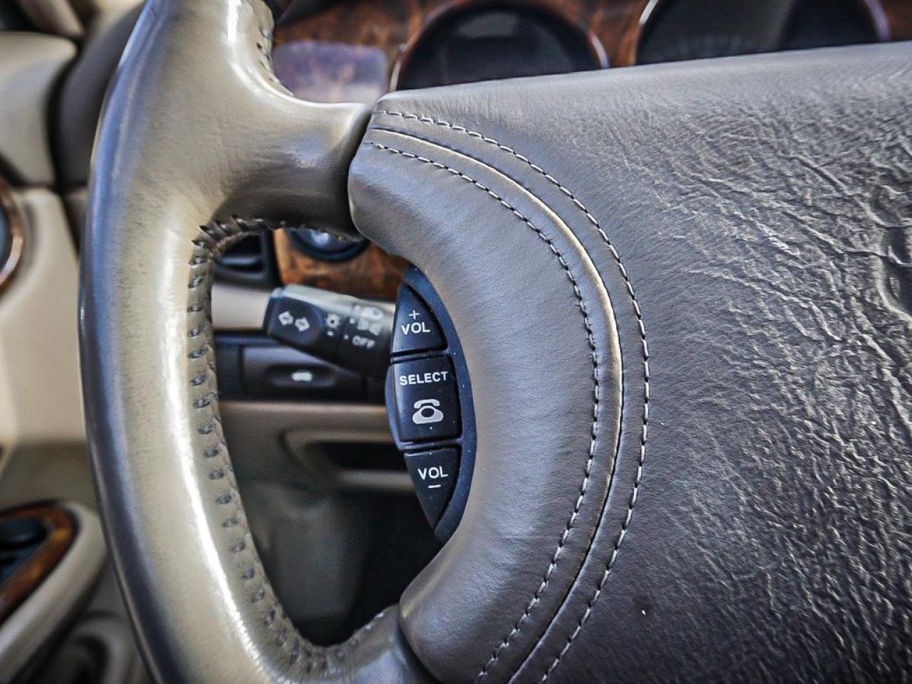 2000 Jaguar XJ  Photo