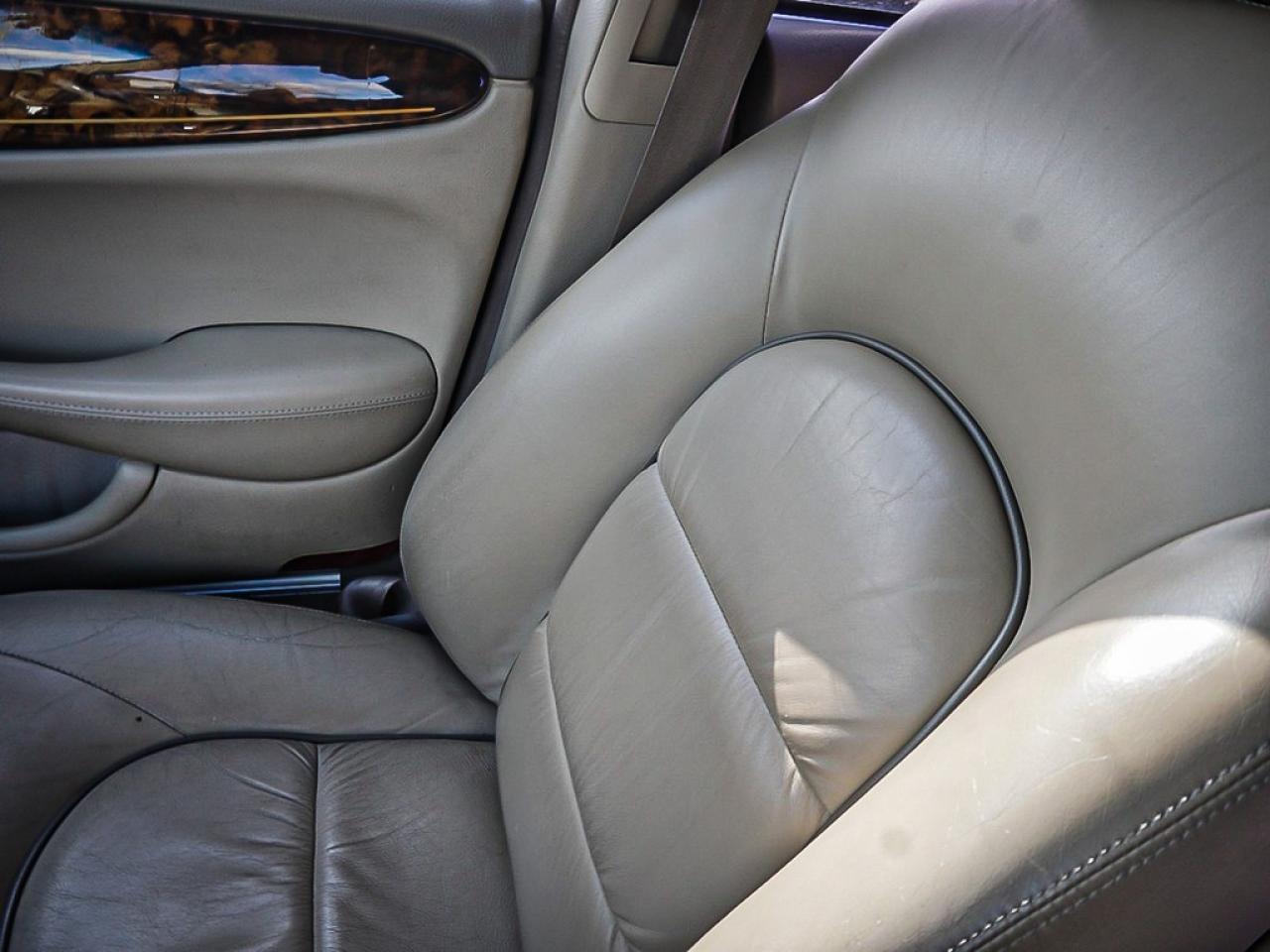 2000 Jaguar XJ  Photo