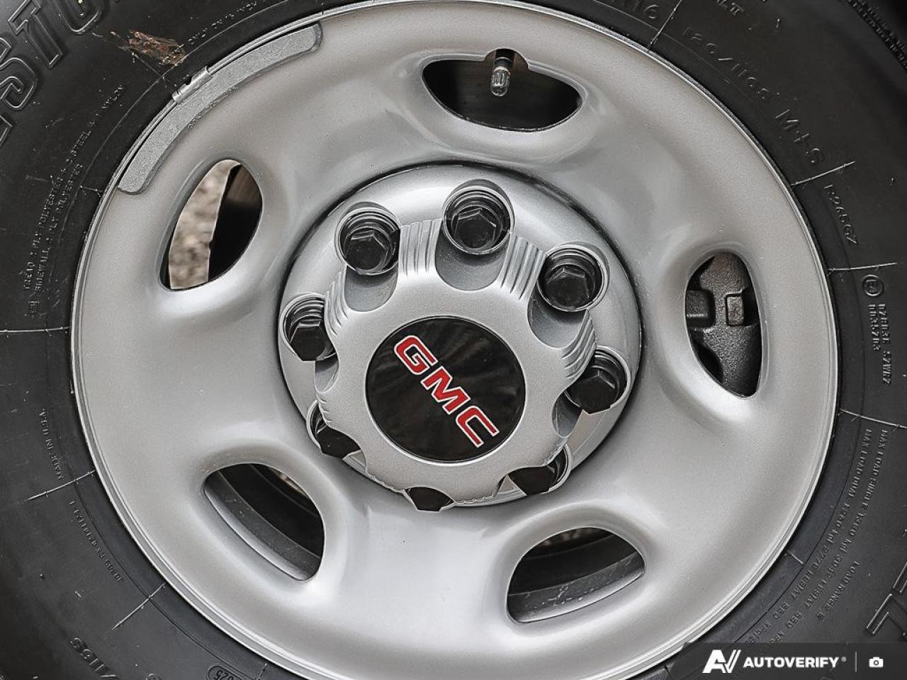 2025 GMC Savana Cargo Van 3500 Regular Wheelbase Rear-Wheel Drive Photo