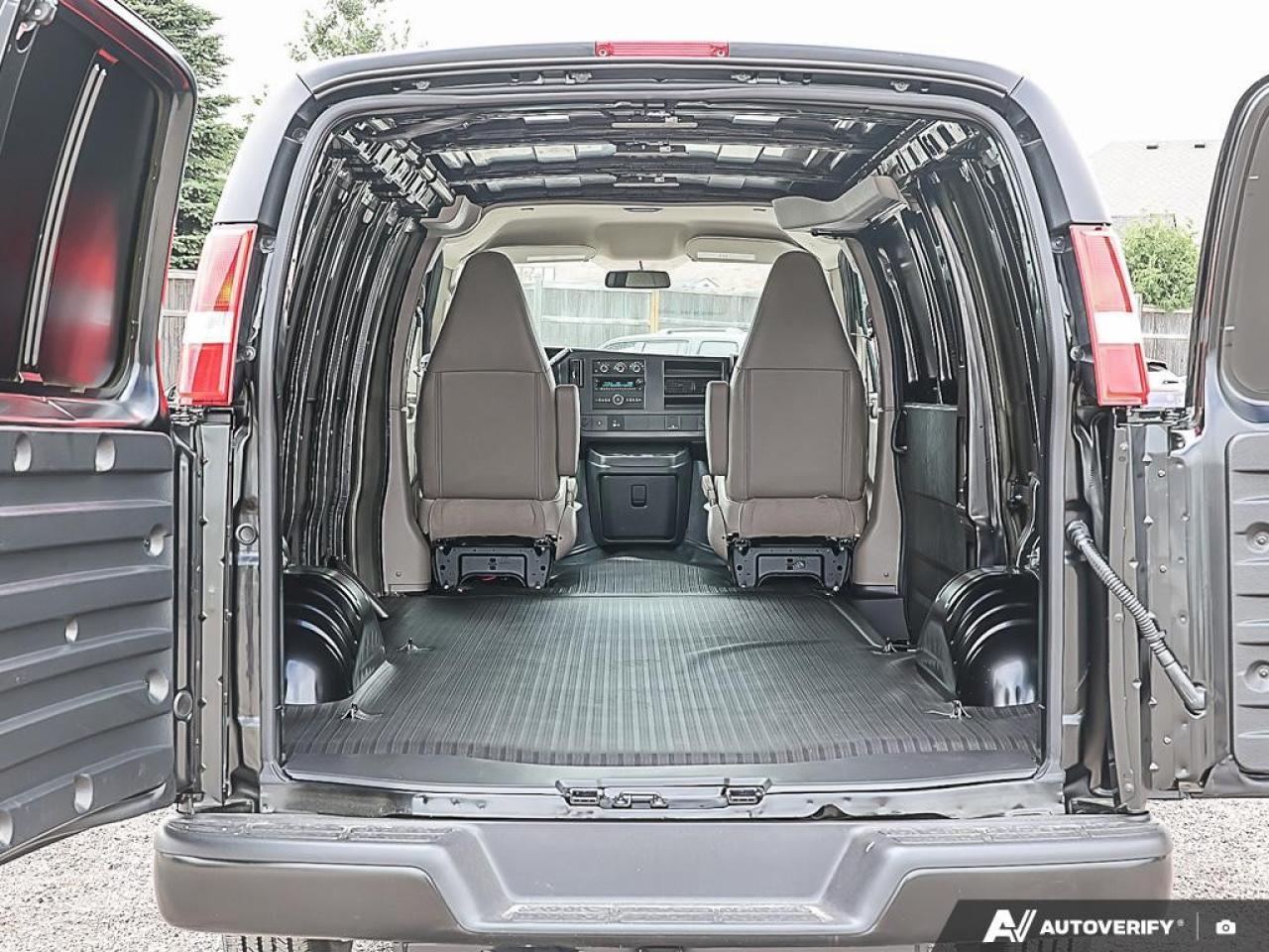 2025 GMC Savana Cargo Van 3500 Regular Wheelbase Rear-Wheel Drive Photo